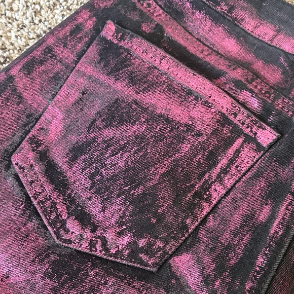 Forever 21 Black & Metallic Pink Straight Legged Jeans 27 - Picture 5 of 5